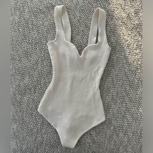 Abercrombie & Fitch Tops - A&F bodysuit size small